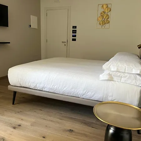 Bed & Breakfast Samburoom 3*
